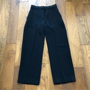 Aritzia Wilfred Author Pants. Size 4 Short. Black.